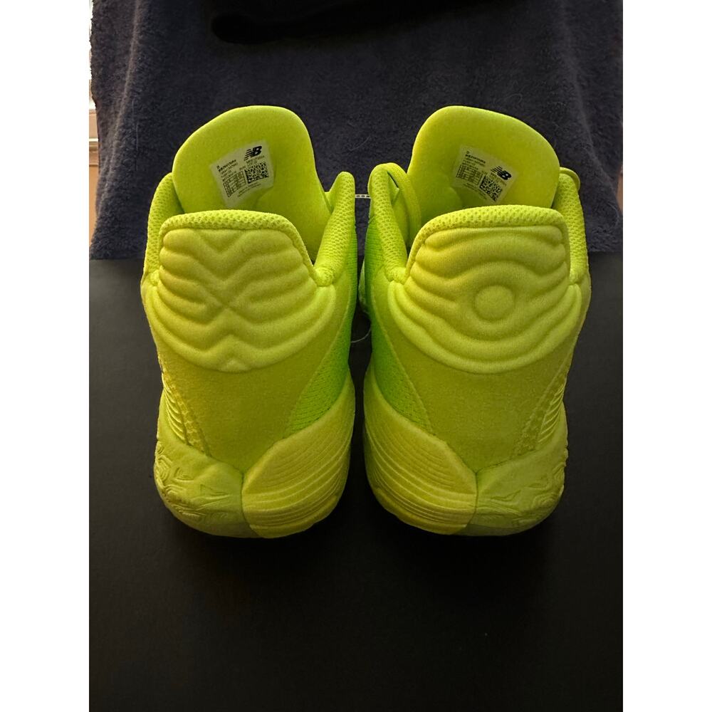 *NWT* - Rare New Balance Two WXY v4 basketball shoes - Picture 2 of 6